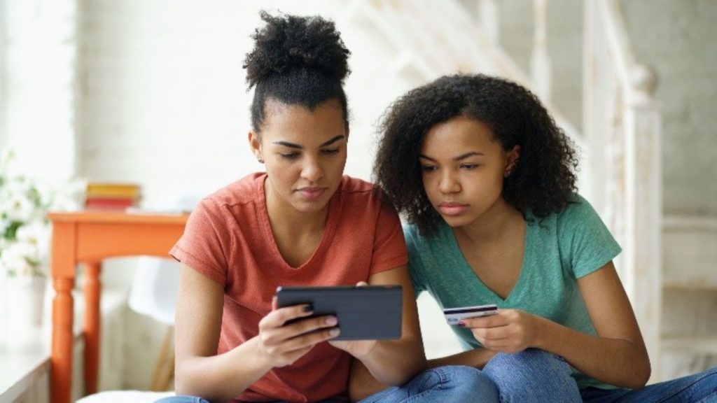 Bank Accounts for Tweens and Teens
